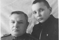 Железников Сергей Андреевич с сыном, моим дедушкой, Борисом Сергеевичем